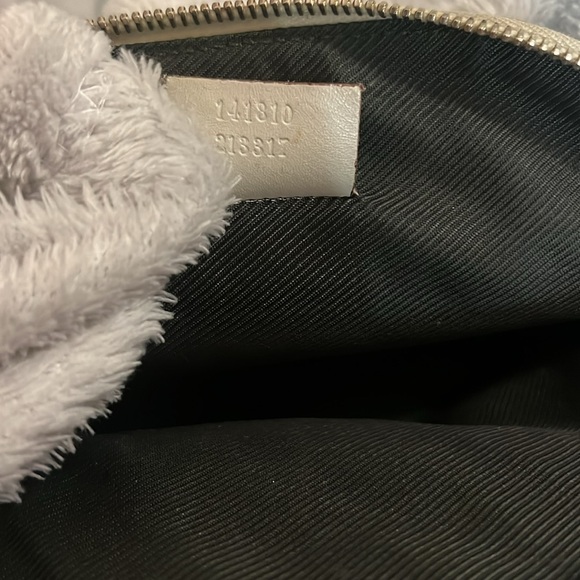 Gucci makeup or travel bag - Picture 8 of 9